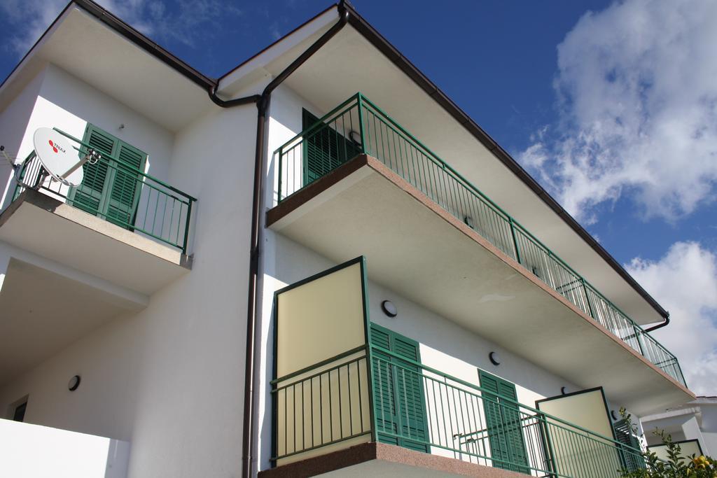 Apartments Juric Brela Exterior foto