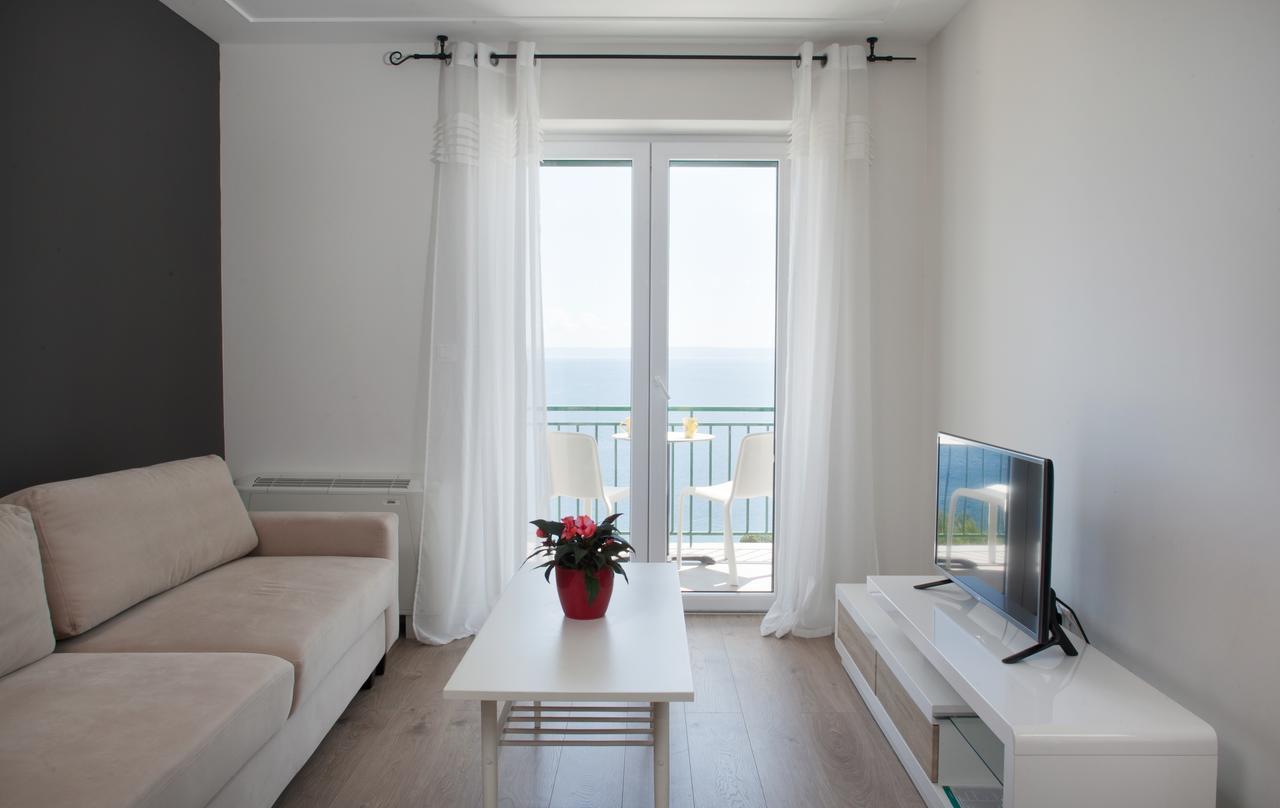 Apartments Juric Brela Exterior foto