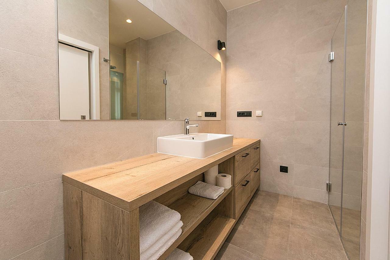Apartments Juric Brela Exterior foto