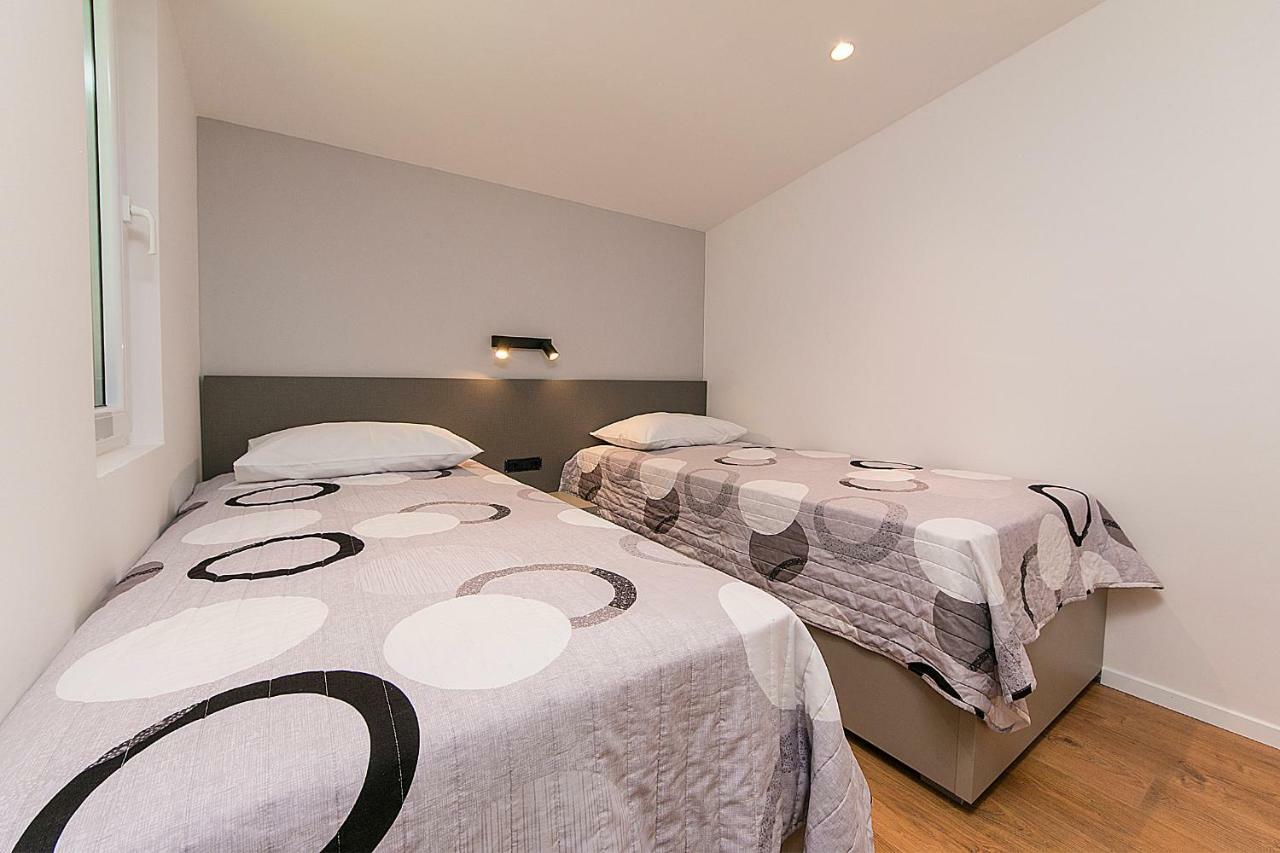 Apartments Juric Brela Exterior foto